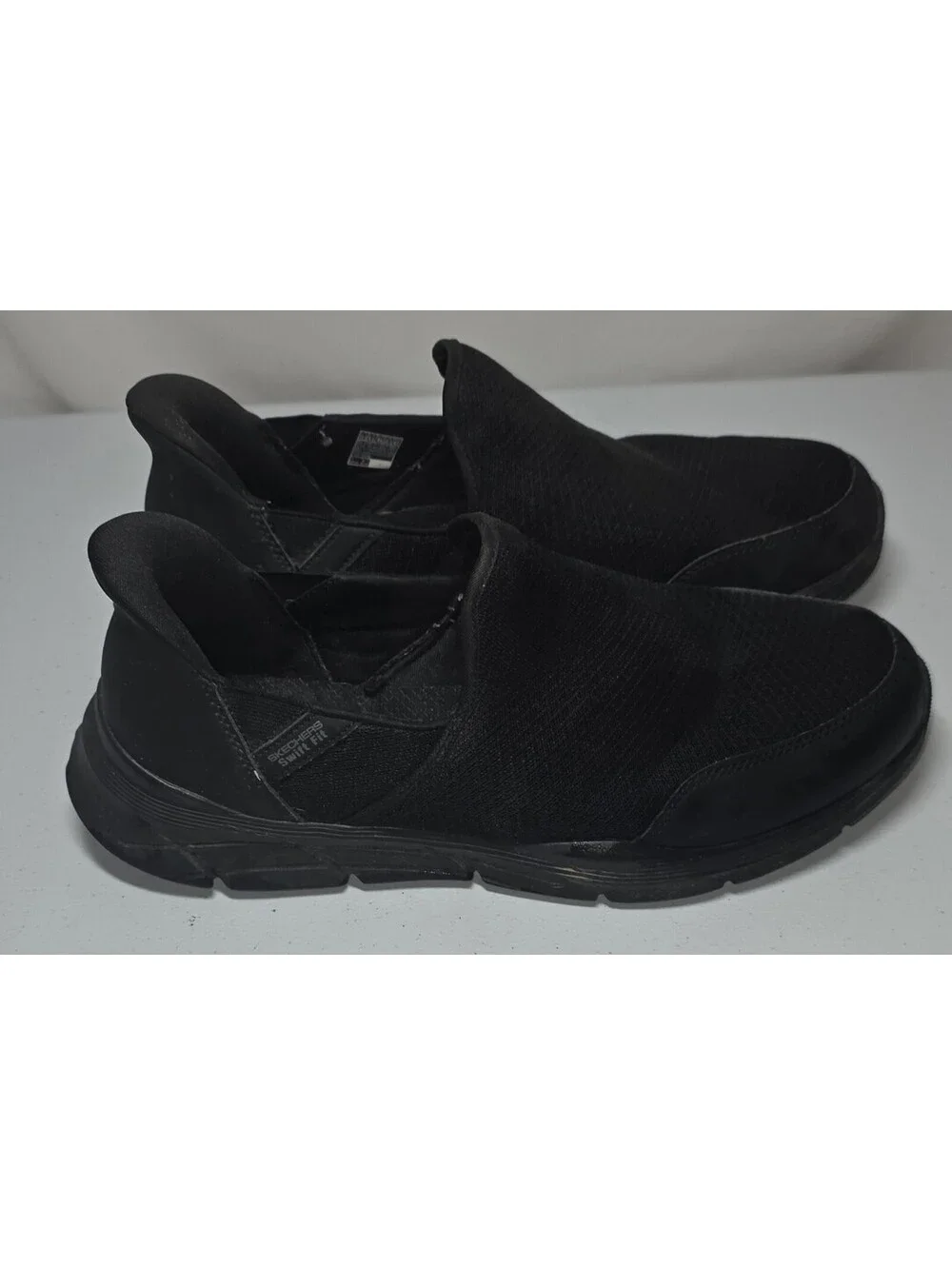 Skechers Swift Fit Black 10.5 Men's Walking Shoe Relaxed Fit